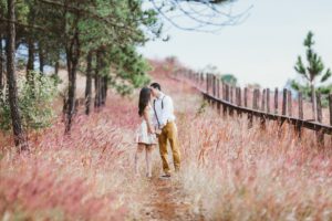 outsourcing wedding video editing - married couple kissing