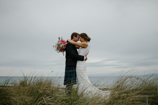Scottish bride and groom 
