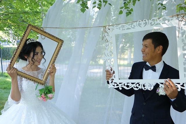 asian wedding couple