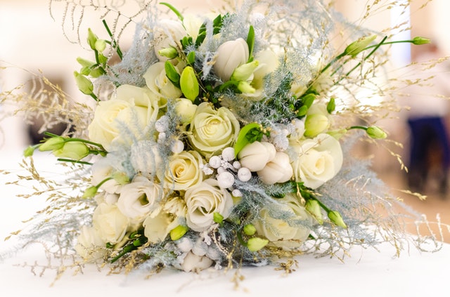 white wedding bouquet