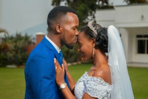 How to Nail Candid Wedding Photos and Clips