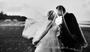 Wedding Photography Tips for Monochromatic Pictures